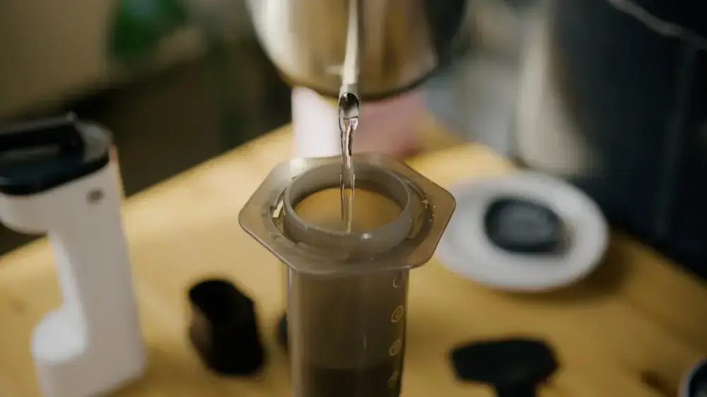 priprava-kavy-cez-aeropress5